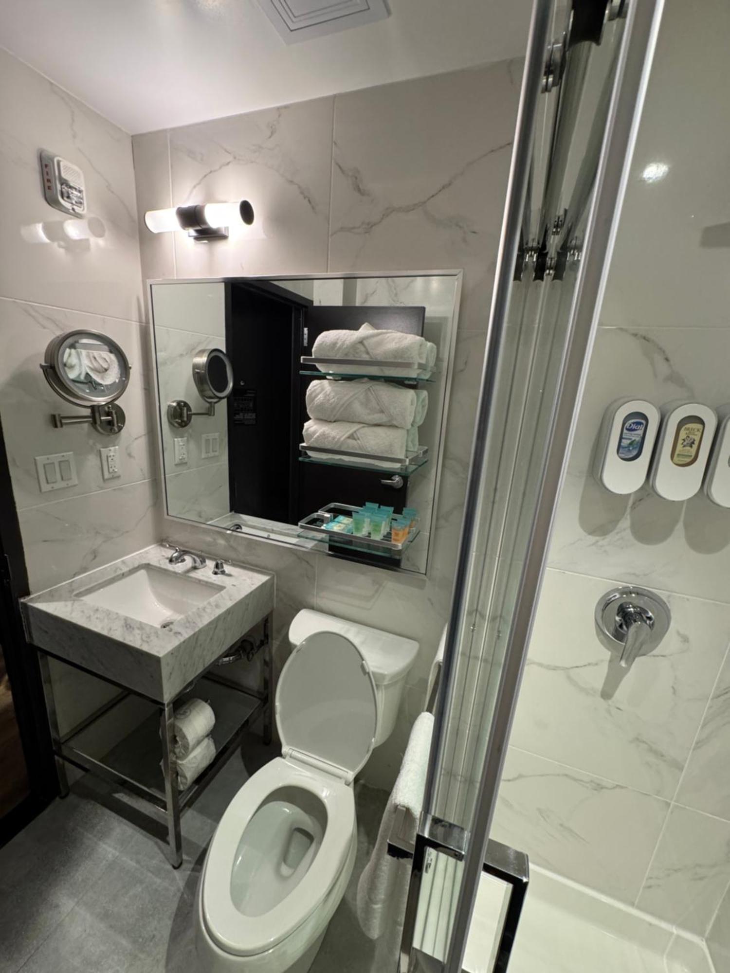 Hotel Mirage Brooklyn นิวยอร์ก ภายนอก รูปภาพ