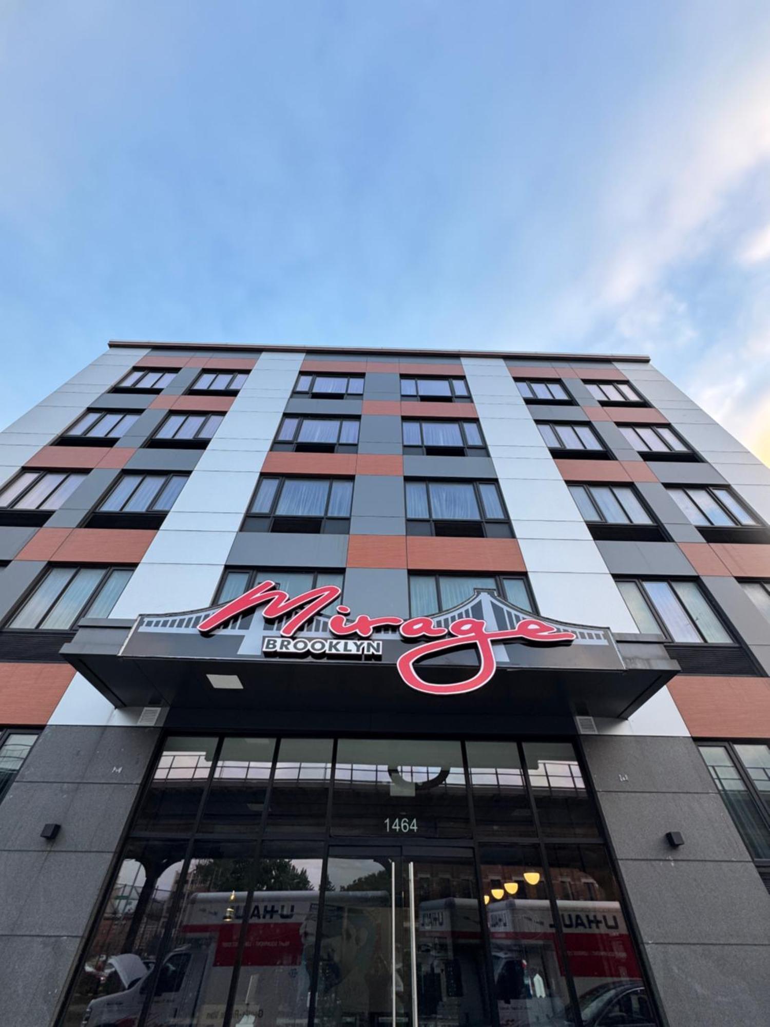 Hotel Mirage Brooklyn นิวยอร์ก ภายนอก รูปภาพ